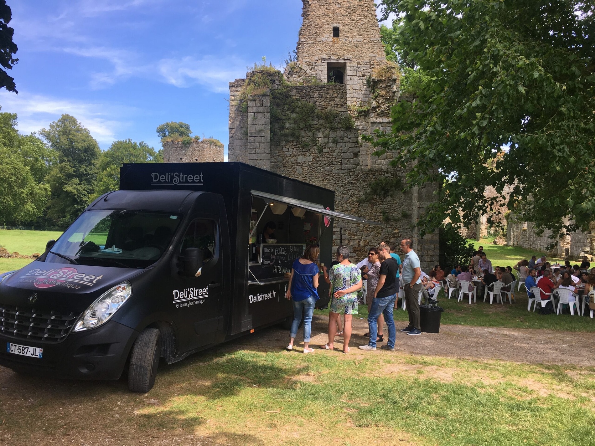 Der Deli'Street-Foodtruck bei einem Event